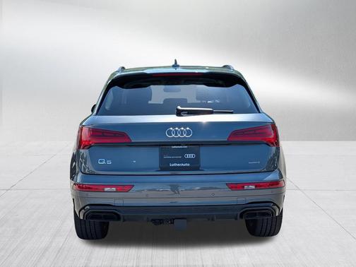 Daytona Gray Pearl Effect 2023 Audi Q5 45 S line Prestige