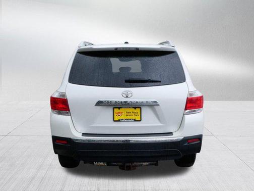 2011 Toyota Highlander SE