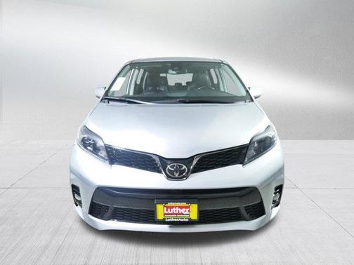 2020 Toyota Sienna SE
