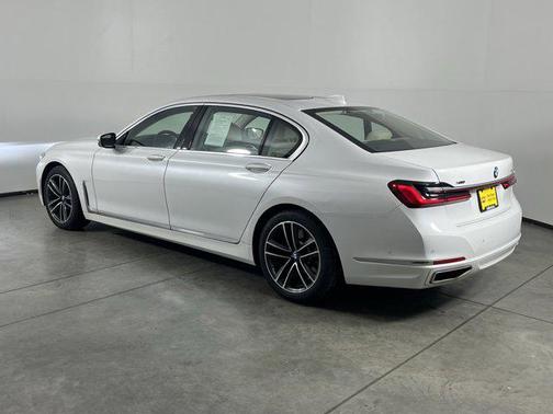 2022 BMW 750 i xDrive