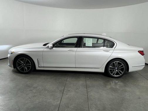2022 BMW 750 i xDrive