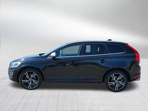 2017 Volvo XC60 T6 R-Design
