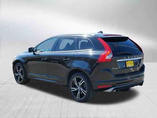 2017 Volvo XC60 T6 R-Design