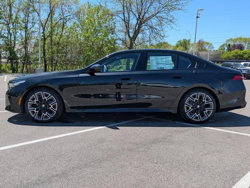 Black Sapphire Metallic 2026 BMW i5 xDrive40