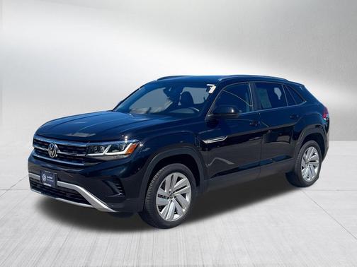 Deep Black Pearl 2023 Volkswagen Atlas Cross Sport 3.6L V6 SE w/Technology