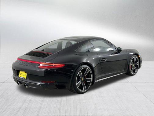 2018 Porsche 911 Carrera 4S
