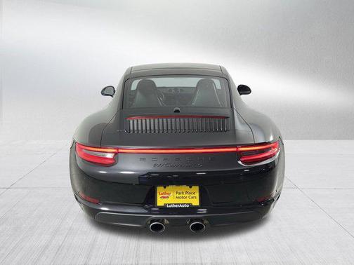 2018 Porsche 911 Carrera 4S