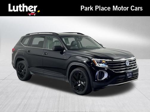 Deep Black Pearl 2024 Volkswagen Atlas 2.0T SE w/Technology 4MOTION