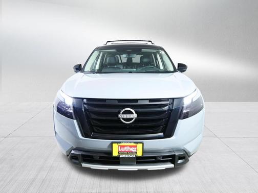 Solid Gray/Super Black 2024 Nissan Pathfinder Platinum 4WD