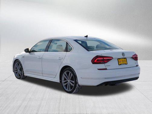 2017 Volkswagen Passat 1.8T R-Line w/Comfort