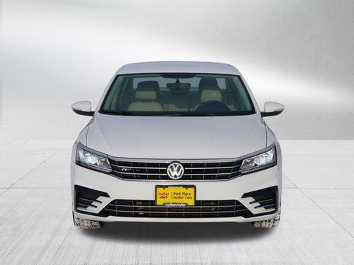 2017 Volkswagen Passat 1.8T R-Line w/Comfort