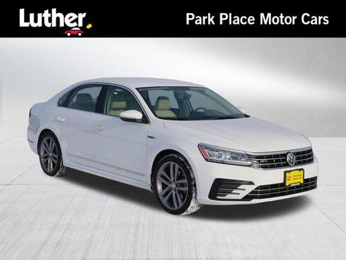 2017 Volkswagen Passat 1.8T R-Line w/Comfort