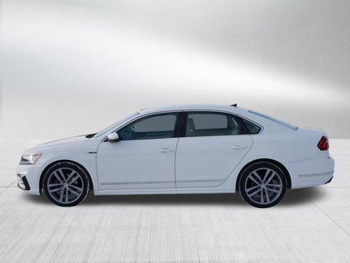 2017 Volkswagen Passat 1.8T R-Line w/Comfort