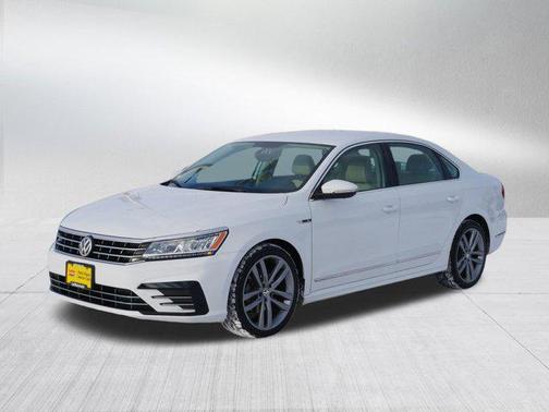 2017 Volkswagen Passat 1.8T R-Line w/Comfort