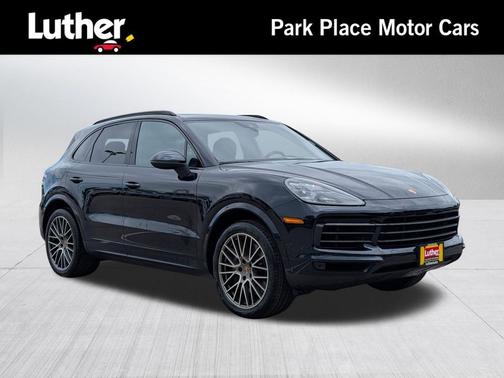 Moonlight Blue Metallic 2022 Porsche Cayenne Cayenne