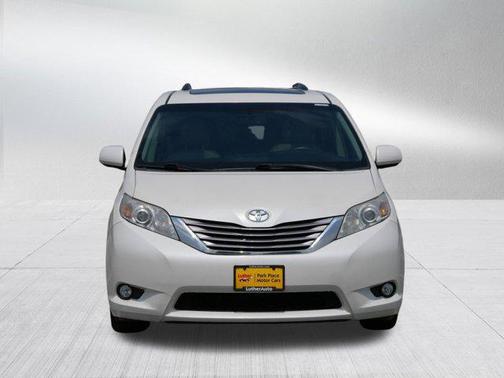 2017 Toyota Sienna XLE Premium