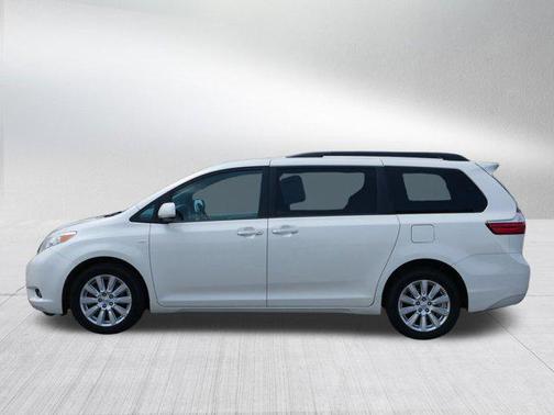 2017 Toyota Sienna XLE Premium