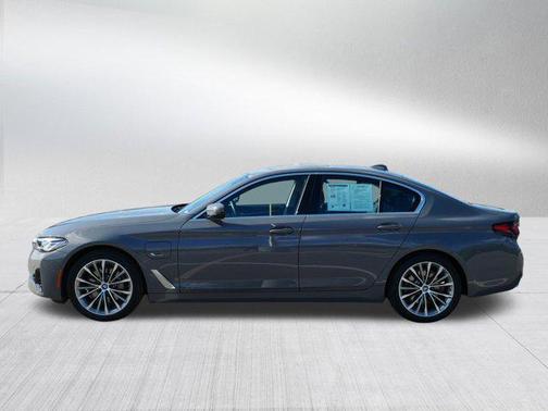 2022 BMW 530e Base