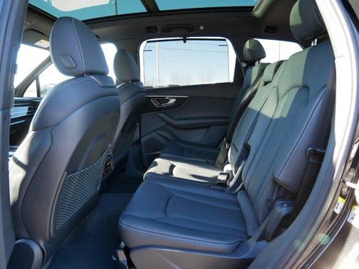 2025 Audi Q7 55 Prestige
