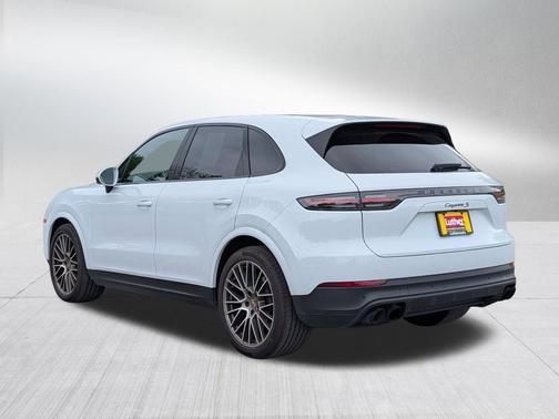 White 2023 Porsche Cayenne Platinum Edition