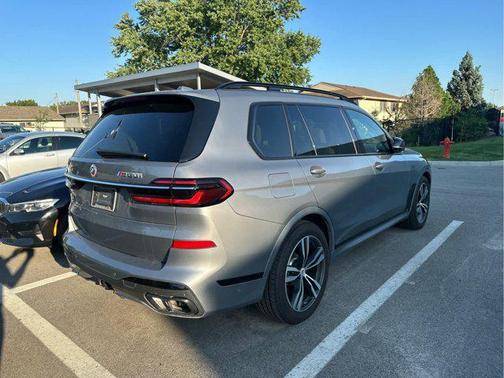 2023 BMW X7 M60i
