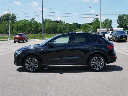 2025 Audi Q3 Premium 45 TFSI S line quattro Tiptronic