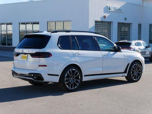 2026 BMW X7 M60i