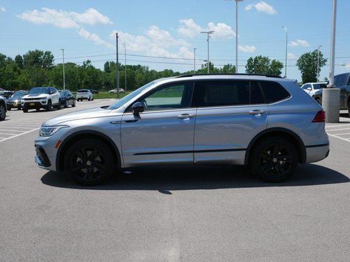2024 Volkswagen Tiguan 2.0T SE R-Line Black 4MOTION