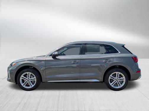 Chronos Gray Metallic 2023 Audi Q5 55 S line Premium