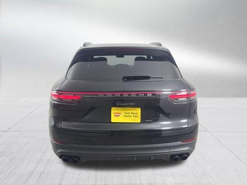 2023 Porsche Cayenne Platinum Edition