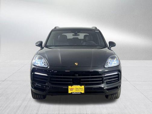 2023 Porsche Cayenne Platinum Edition
