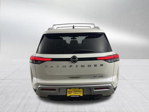 2022 Nissan Pathfinder SL 4WD