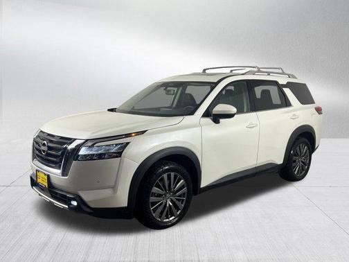 2022 Nissan Pathfinder SL 4WD