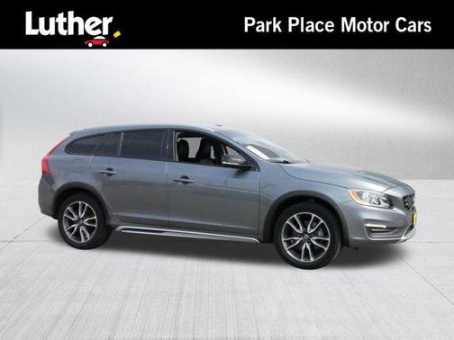 2018 Volvo V60 Cross Country T5