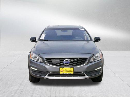2018 Volvo V60 Cross Country T5
