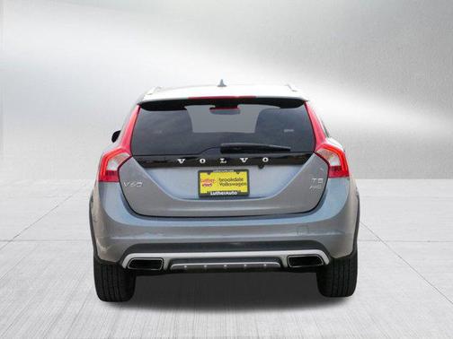 2018 Volvo V60 Cross Country T5