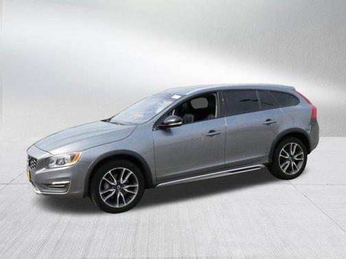 2018 Volvo V60 Cross Country T5
