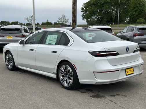 2025 BMW i7 xDrive60