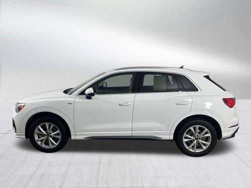 2022 Audi Q3 45 S line Premium