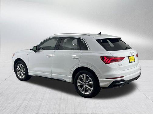 2022 Audi Q3 45 S line Premium