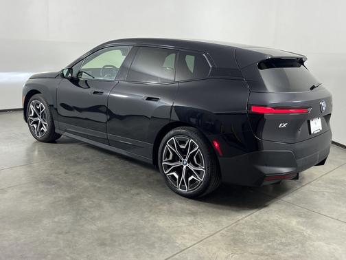 Black Sapphire Metallic 2022 BMW iX xDrive50