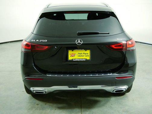 2021 Mercedes-Benz GLA 250 Base 4MATIC