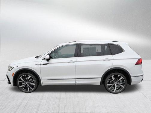 Oryx White Pearl 2022 Volkswagen Tiguan 2.0T SEL R-Line 4MOTION