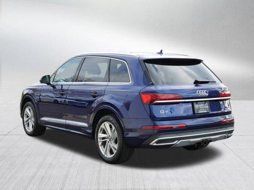 2022 Audi Q7 55 Premium Plus