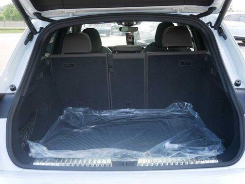 Glacier White Metallic 2025 Audi Q5 Premium Plus TFSI quattro S tronic