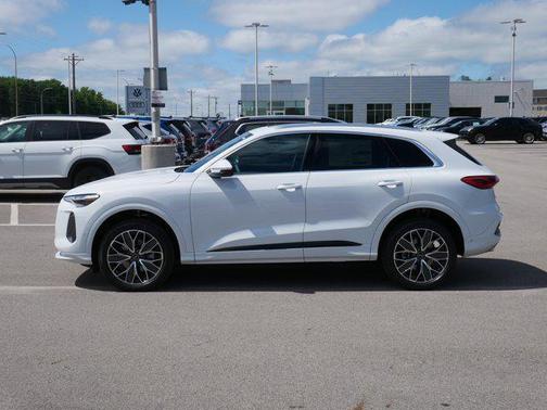 2025 Audi Q5 Premium Plus