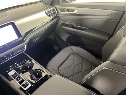 2025 Volkswagen Atlas Cross Sport 2.0T SE w/Technology 4MOTION