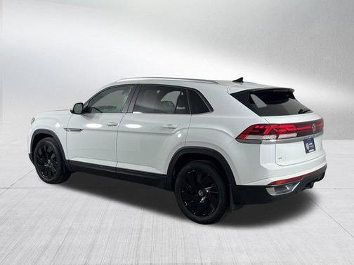 2025 Volkswagen Atlas Cross Sport 2.0T SE w/Technology 4MOTION