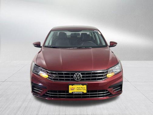 2017 Volkswagen Passat 1.8T R-Line w/Comfort