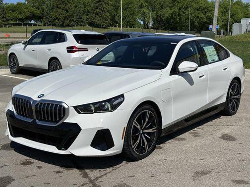 2026 BMW 550e 550e xDrive